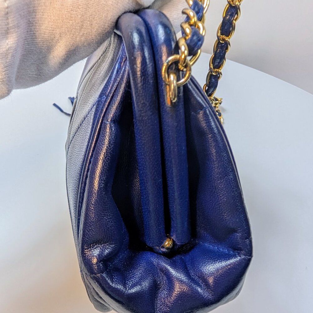 Chanel Vintage Blue Quilted Lambskin Kisslock Tassel Clutch - Picture 3 of 16